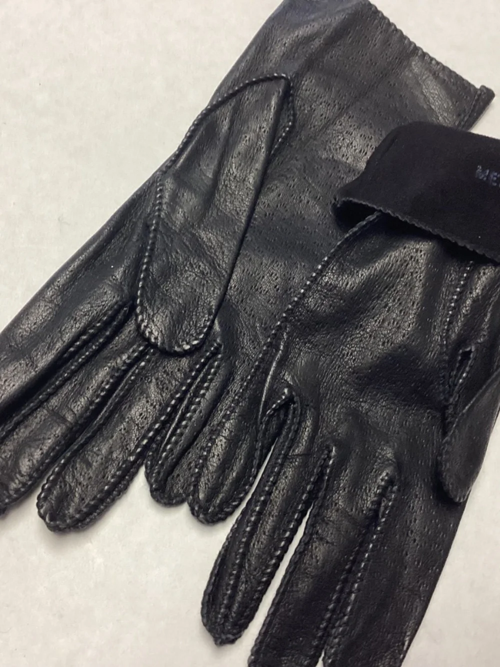 Genuine, dear skin gloves, black medium seemeasurements never worn